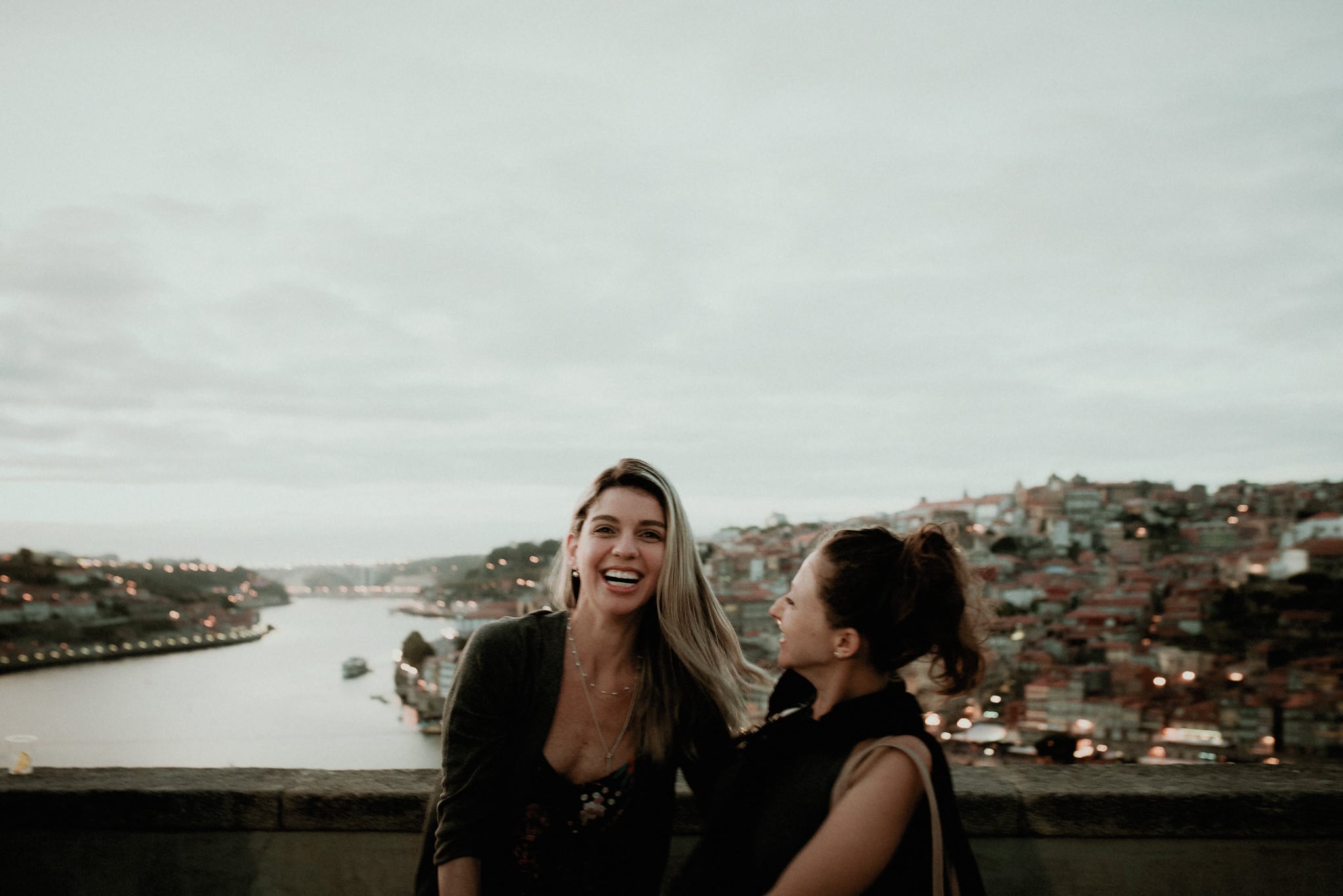 Douro river engagement session